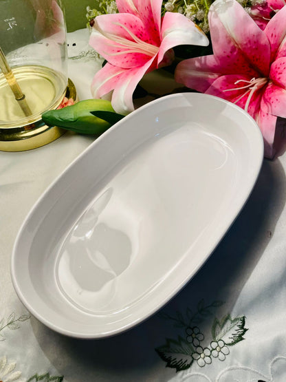 CorningWare French Vintage White Ceramic Oven-Safe Baking Dish Approx. 26 cm