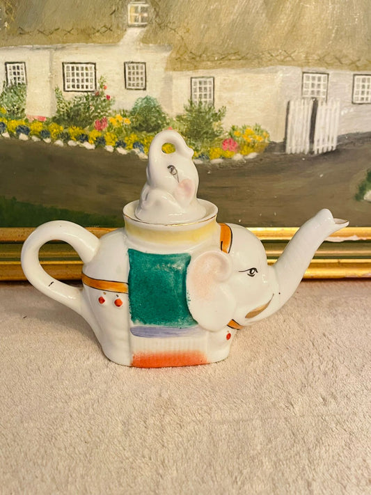 Hand Painted Elephant & Baby Figural Porcelain Teapot – Collectible Chinese Ceramic