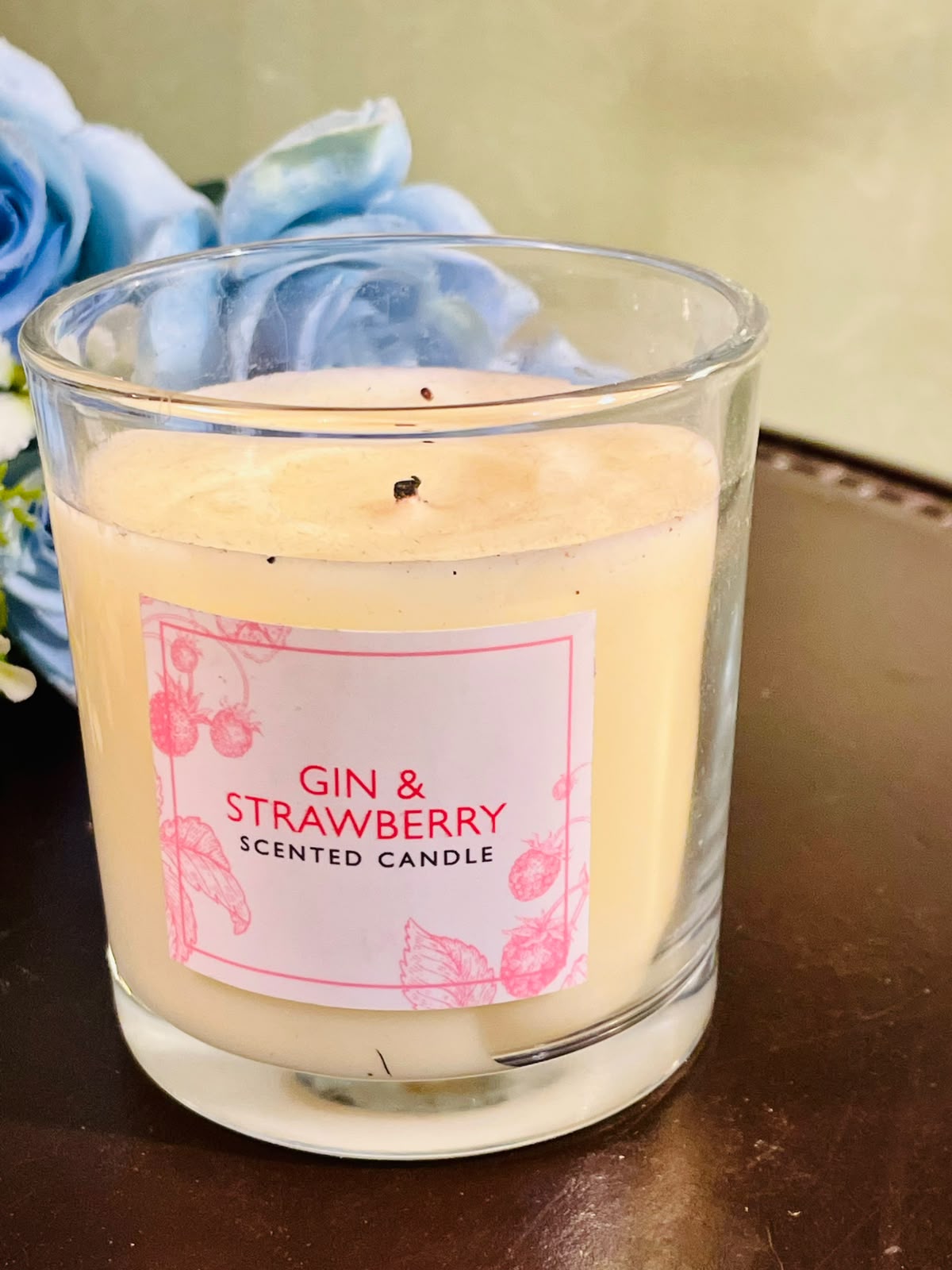 Gin & Strawberry Scented Candle in Crystal Jar – 10cm