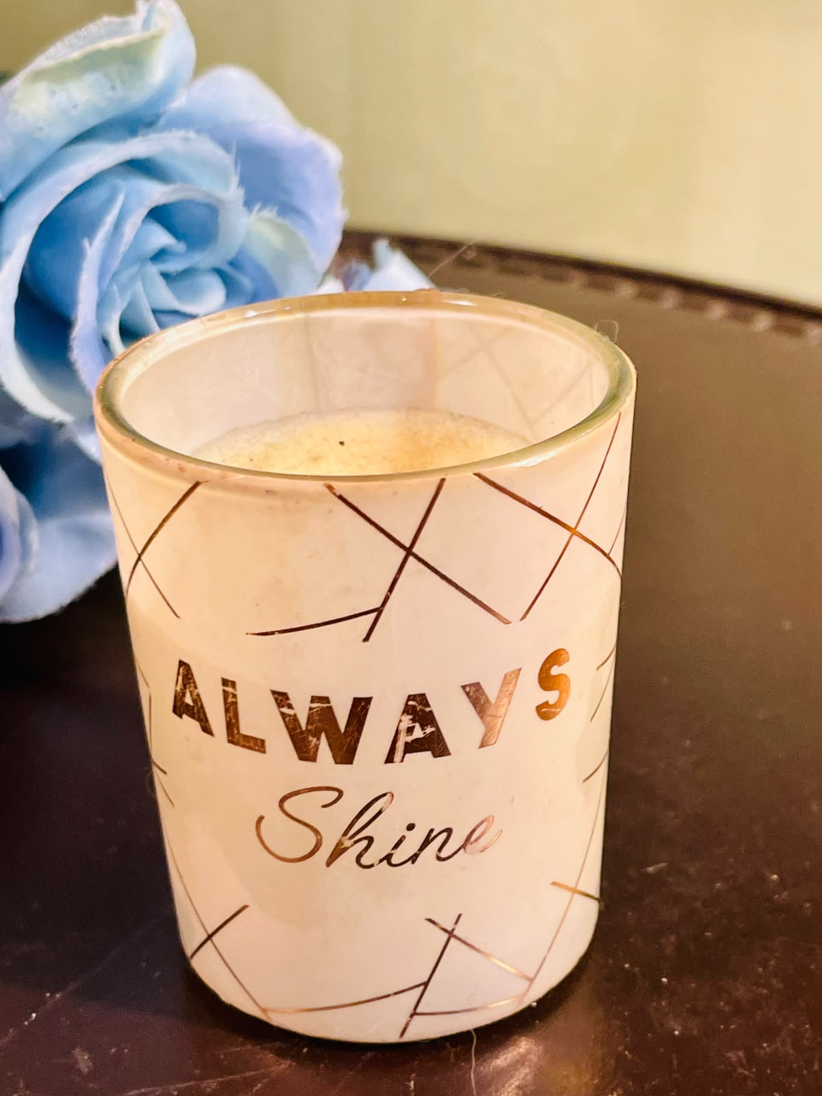 Always Shine Ceramic Scented Candle – Gold Accent Candle Holder 9cm