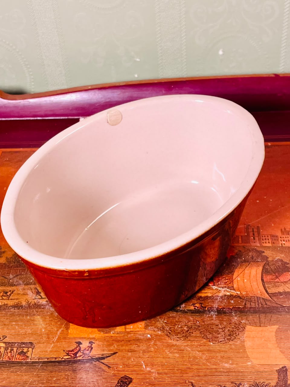Vintage Oval Ceramic Baking & Serving Dish – 8 Inch