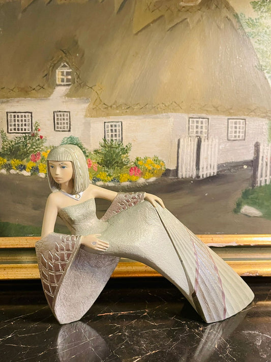 Beautiful Art Deco Ivory Princess Figurine ,made in england