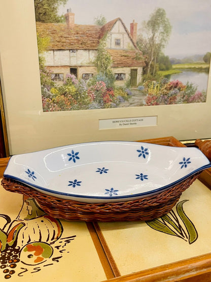 Ceramic Oval Serving Dish with Wicker Basket – Blue Floral – Oven Safe 22cm
