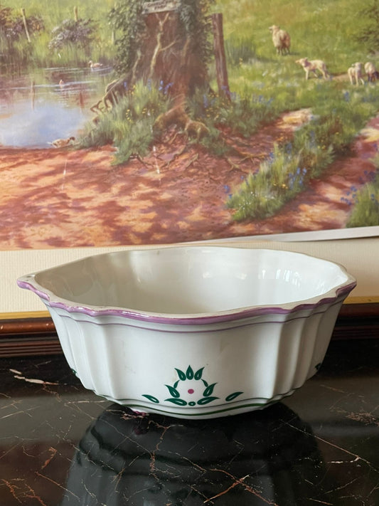 Le Cordon Bleu serving bowl, Le Cordon Bleu ceramic mold, vintage deep serving bowl, rare thrift finds Pakistan, vintage crockery collection, European vintage kitchenware, heritage French tableware, red berries print bowl, collectible ceramic mold, curated vintage crockery Pakistan