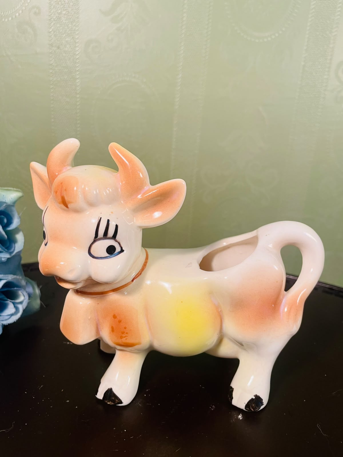 Vintage Cow-Shaped Ceramic Planter – 5 Inch
