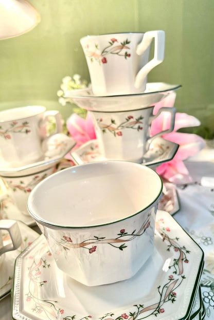 Johnson Brothers Eternal Beau 25-Piece Tea Set Floral