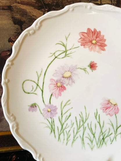 Vintage Hand-Painted Wildflower Plate – Pastel Pink & Lavender Cosmos on Scalloped Porcelain