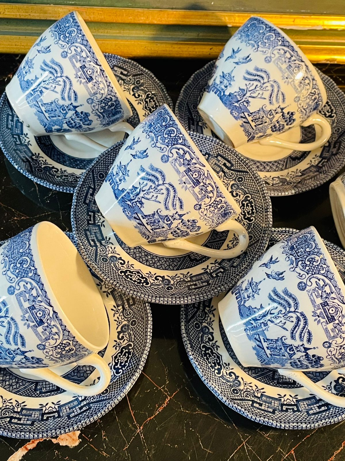 Blue Willow England Blue & White Tea Set – 5 Cups, 5 Saucers – Made in England