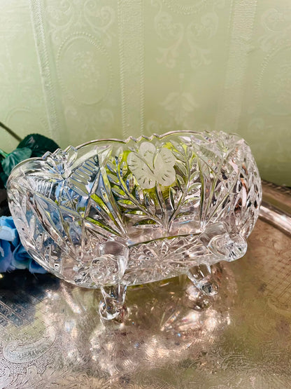 Clear Crystal Leaf-Pattern Serving Bowl – 8 Inch