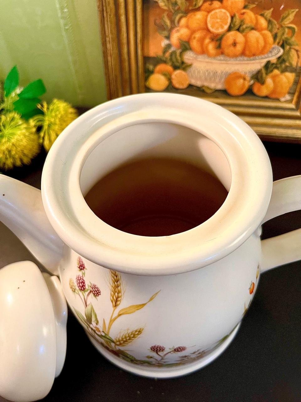 St. Michael Botanical Ceramic Coffee Pot 21 cm Gold Trim