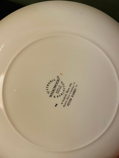 Wedgwood Peter Rabbit Christmas Plate 1985 8"