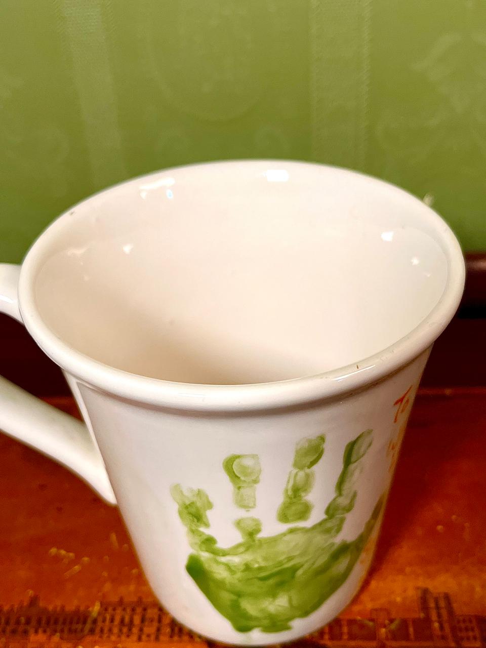 Personalised Nanny Handprint Ceramic Mug – 4.5"
