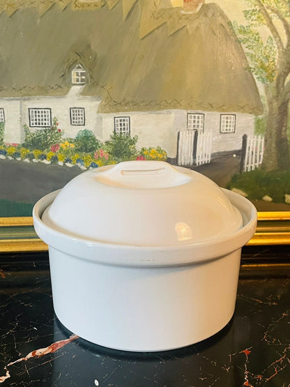 apilcoporcelain, frenchcookware, whitecasserole, ovenwarefrance, vintagekitchen, sunsetkitchen, farmhouseelegance, whiteporcelain, timelessdecor, cottagecorekitchen, frenchvintage, collectiblecookware, highendthriftfinds