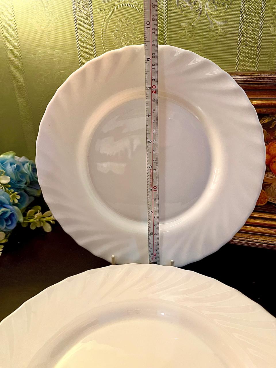 Set of 4 White Swirl Dinner Plates – Ceramic Tableware