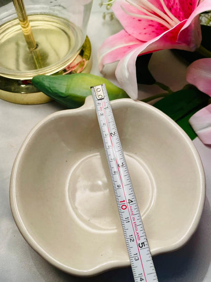 Vintage Cream Ceramic Apple-Shaped Serving Bowl – Approx. 14 cm