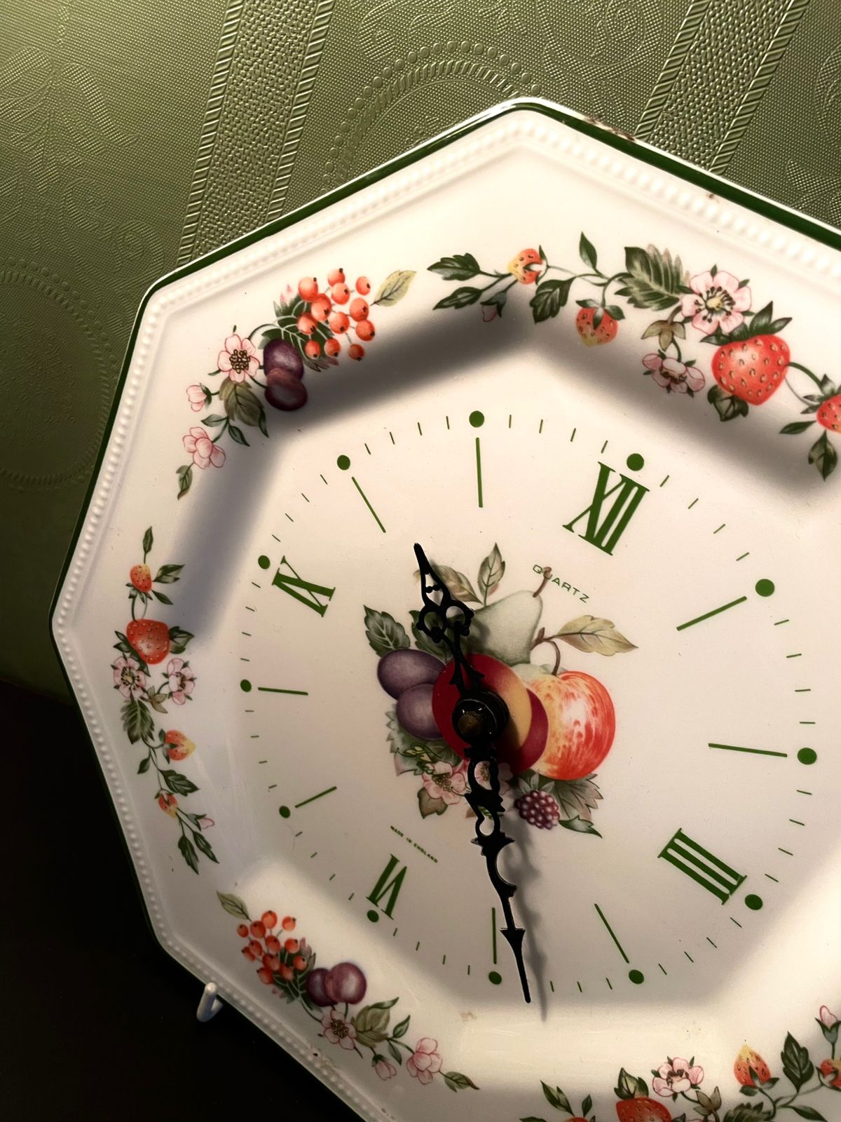 Johnson Bros England Fruit Pattern Wall Clock 10 Inch