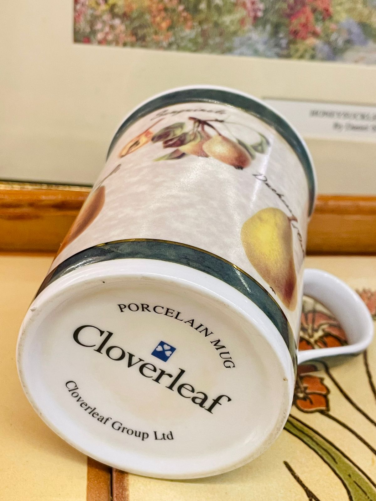 Cloverleaf Porcelain Pear Mug – Vintage Fruit Design