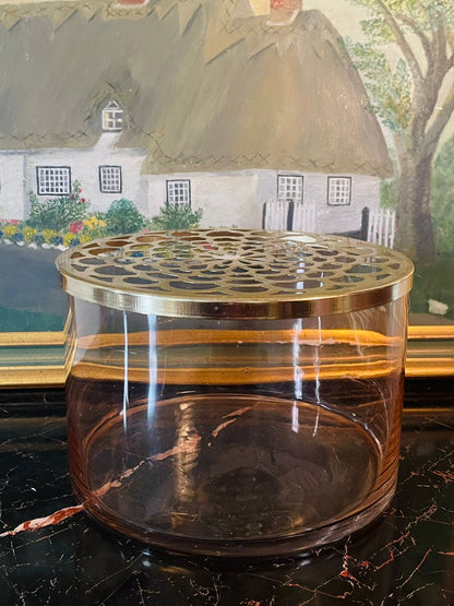 glassdecorjar, goldcutworklid, modernhomedecor, sunsethome, elegantstorage, tabledecorideas, vanityjar, luxuryhomedecor, glassvase, coffeetabledecor, minimalchic, timelessdecor, highendthriftfinds, collectiblestyle