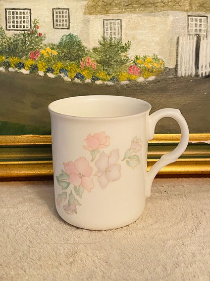 Tea mug ,Coffee mug ,Oven Safe, bone china ,England