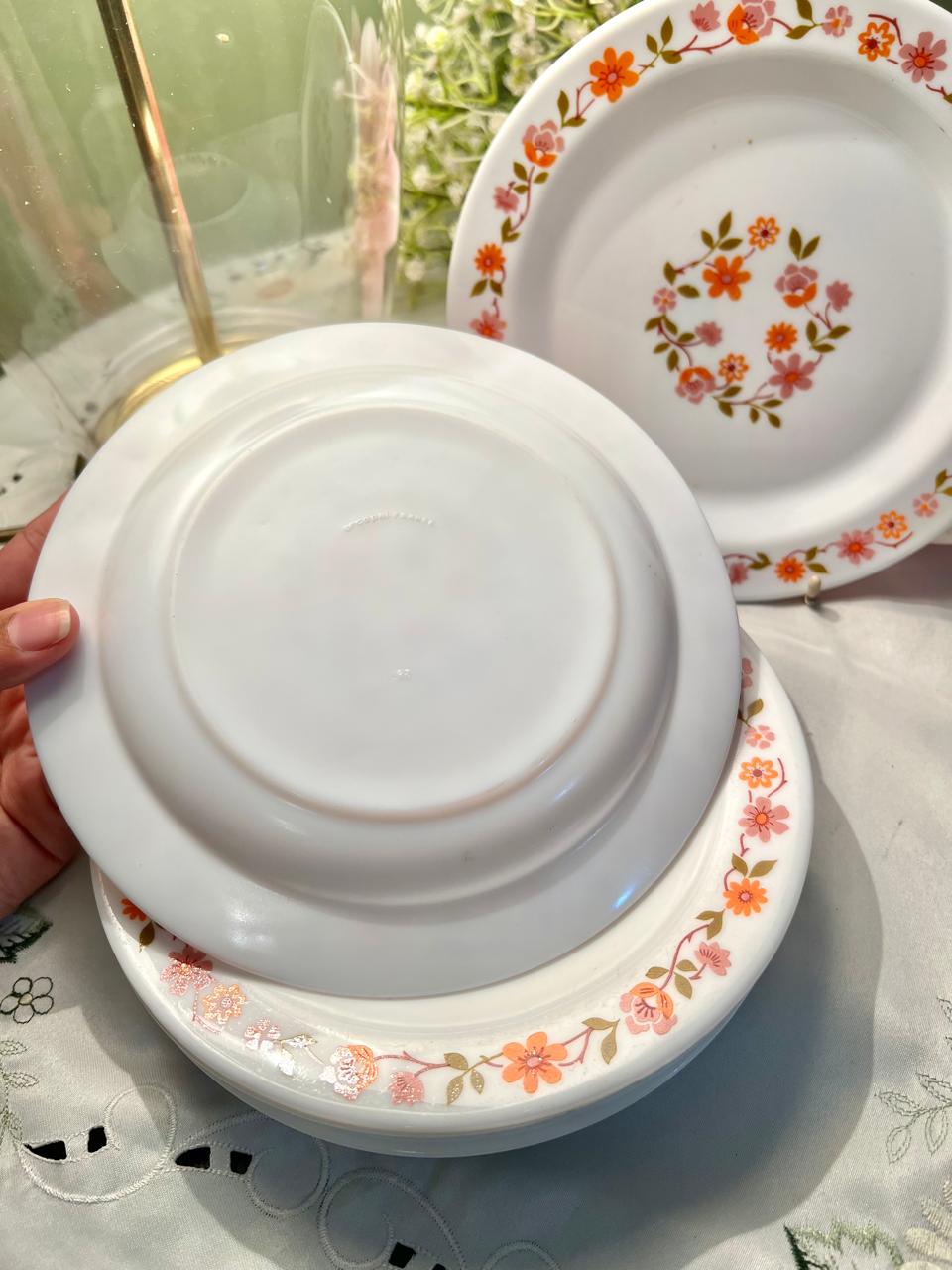Vintage Floral Dinner Plates – White with Orange & Pink Flower Pattern, Approx. 19 cm – Set of 6