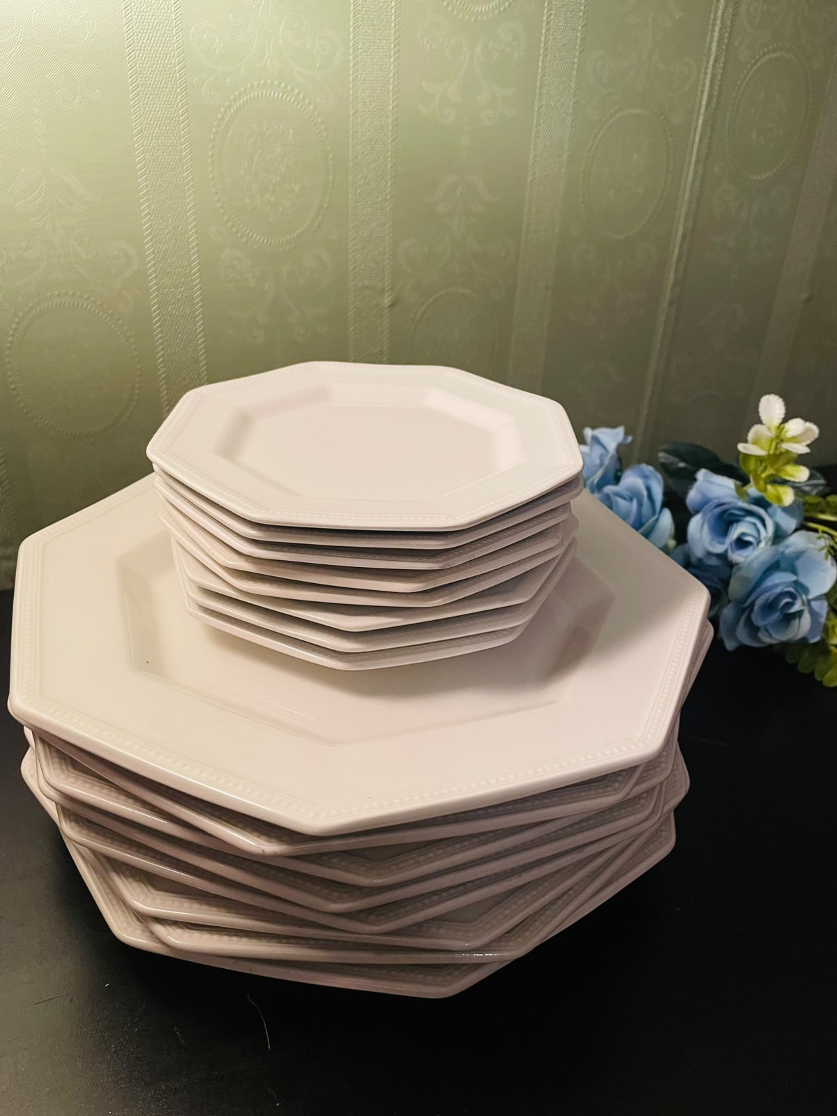 Johnson Bros Heritage White Octagonal Dinner & Quarter Plate Set 8 persons