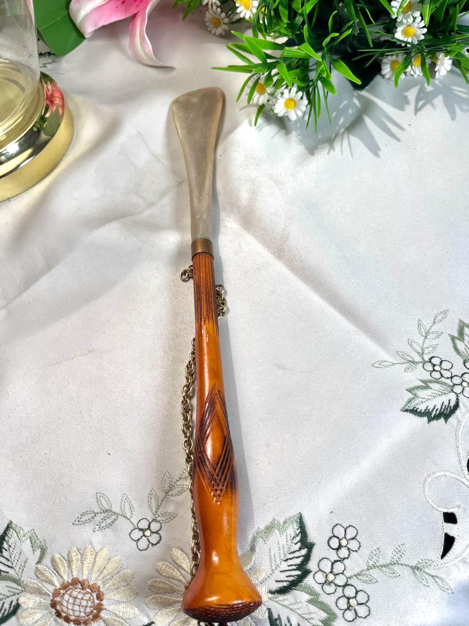 Vintage Silver-Tone Shoe Horn with Amber Handle – 33 cm