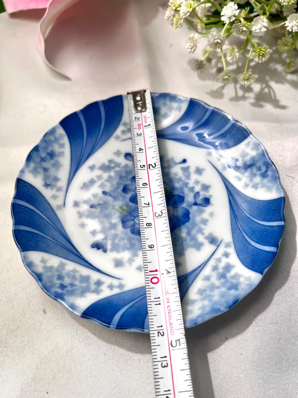 Blue & White Floral Porcelain Bowl with Scalloped Rim – 12 cm