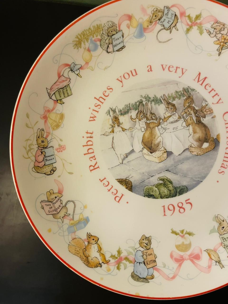 Wedgwood Peter Rabbit Christmas Plate 1985 8"