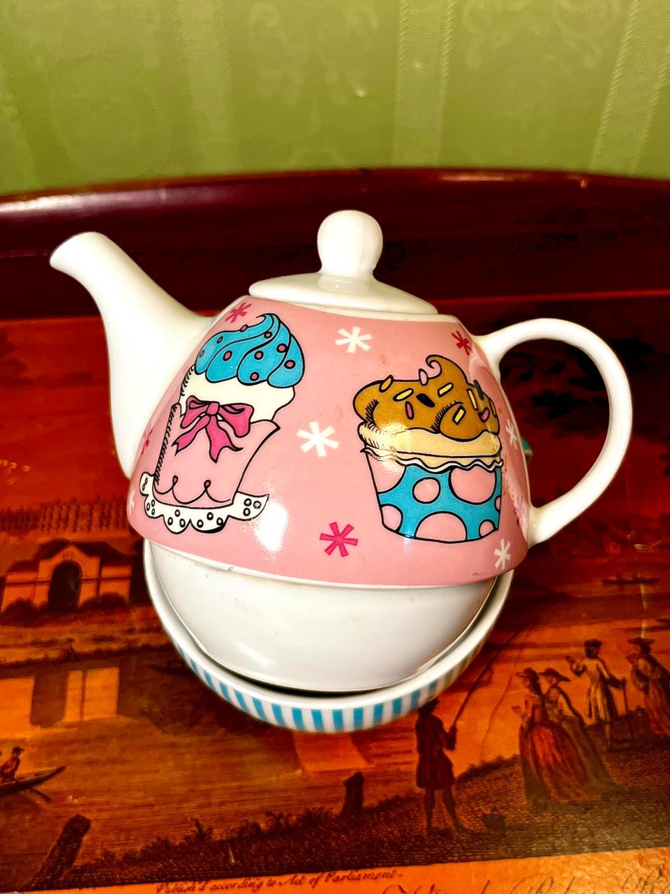 Novelty Cupcake Tea for One Set | Teapot & Cup | 6 Inch