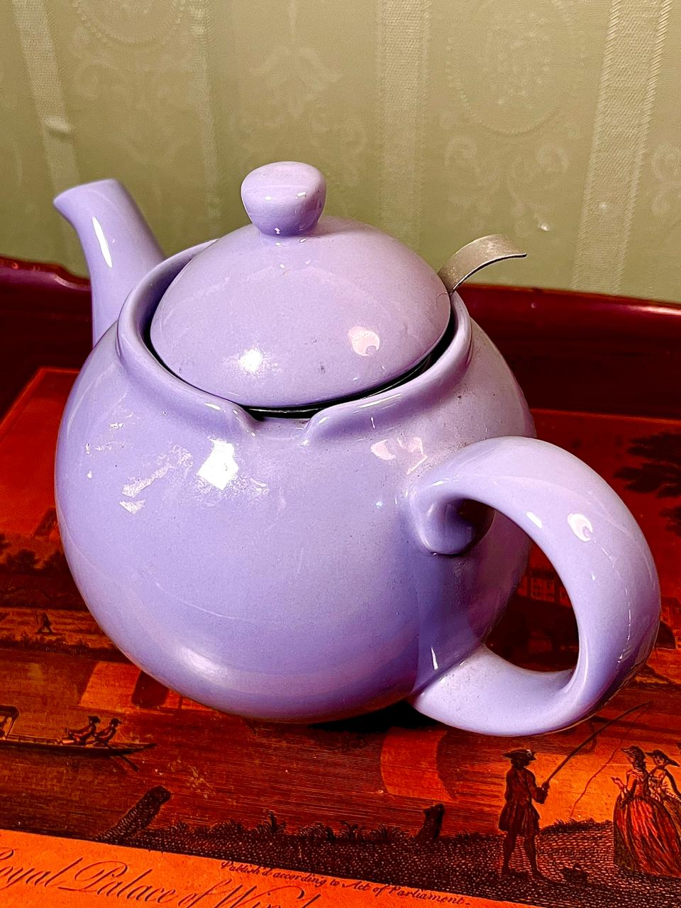 Modern Ceramic Teapot with Infuser & Lid | 6.5 Inch