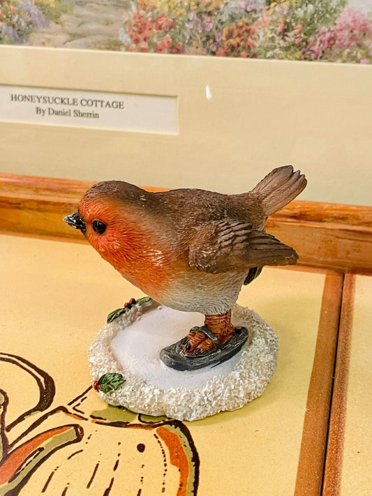 Robin Figurine, Winter Bird Decor, Christmas Ornament Decor, Cottagecore Figurine, Cute Animal Collectible, Holiday Shelf Decor, Small Resin Figurines, Red Robin Statue, Festive Tabletop Deco