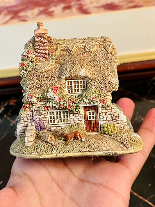 Lilliput Lane, Loxdale Cottage, English Collection North, British collectibles, miniature cottage, handmade in England, 1996 collectibles, vintage English decor, cottage figurine, collectible house ornament, countryside miniature, heritage decor, rare Lilliput Lane