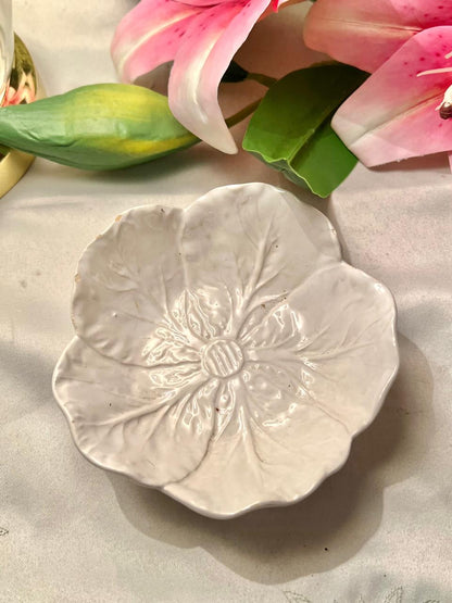 Bordallo Pinheiro White Leaf Bowl – Approx. 5 Inch