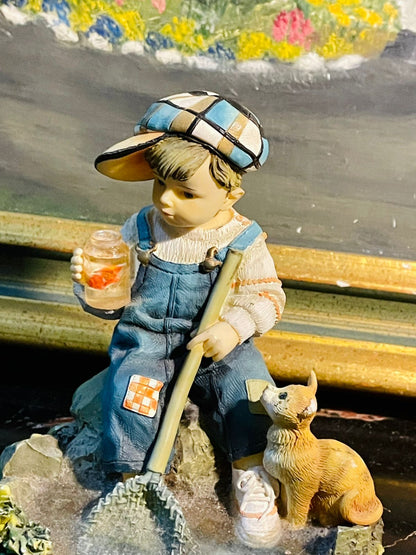 “A Good Catch” Figurine by Christine Haworth – The Leonardo Collection