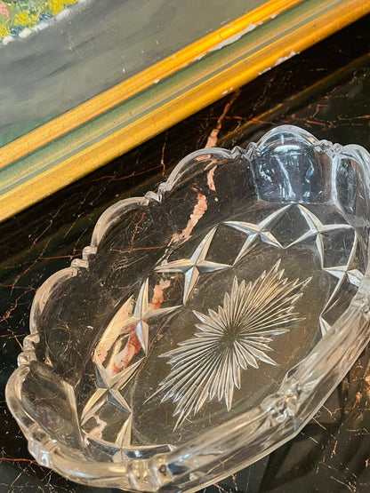 Vintage Pressed Glass Oval Dish – Scalloped Rim with Starburst Base