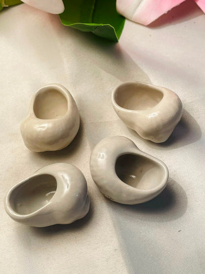 Set of 4 Cream Ceramic Pebble-Shaped Mini Bowls Approx. 5 cm