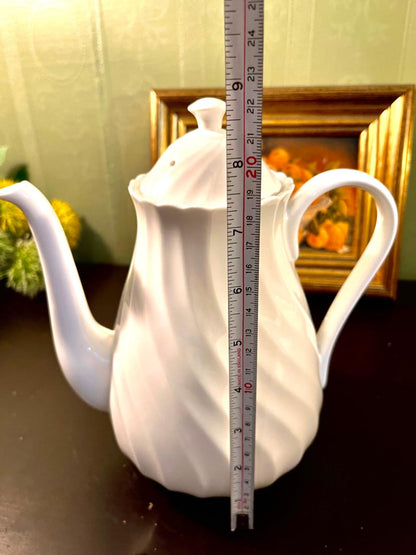 Vintage White Swirl Porcelain Tea Pot – 9 Inch