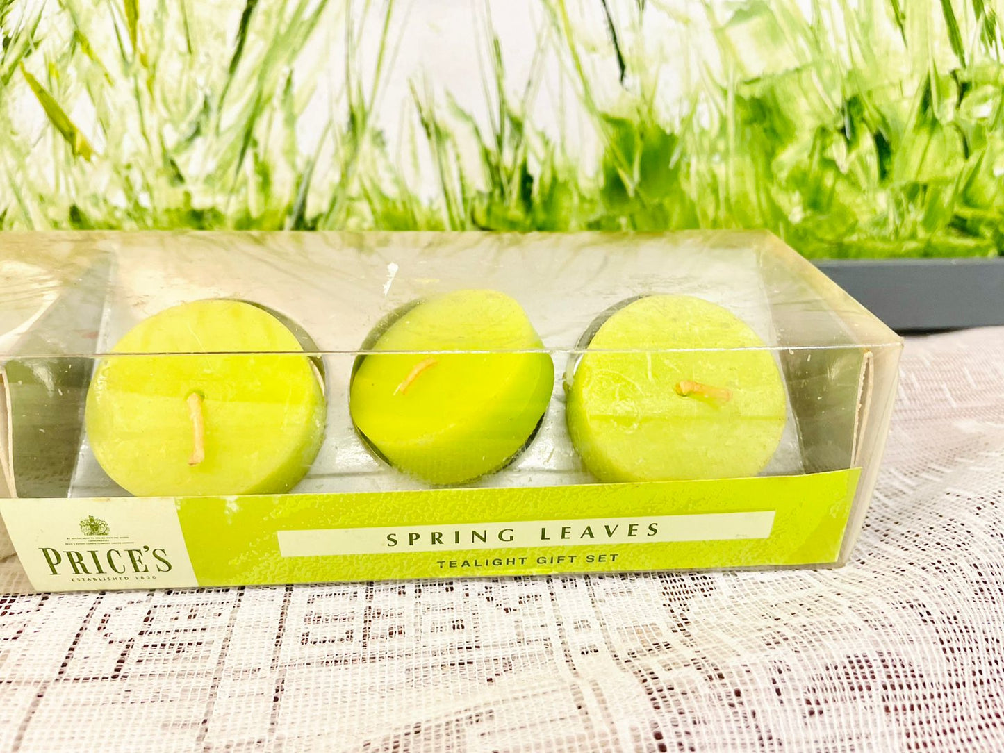 Price’s Spring Leaves Tealight Gift Set