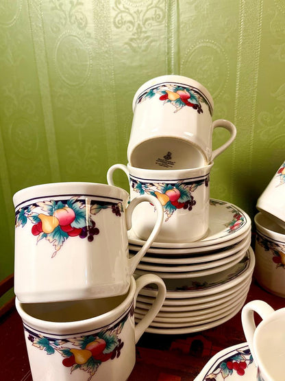Royal Doulton Autumn's Glory Fine China 22 Piece Tea Set