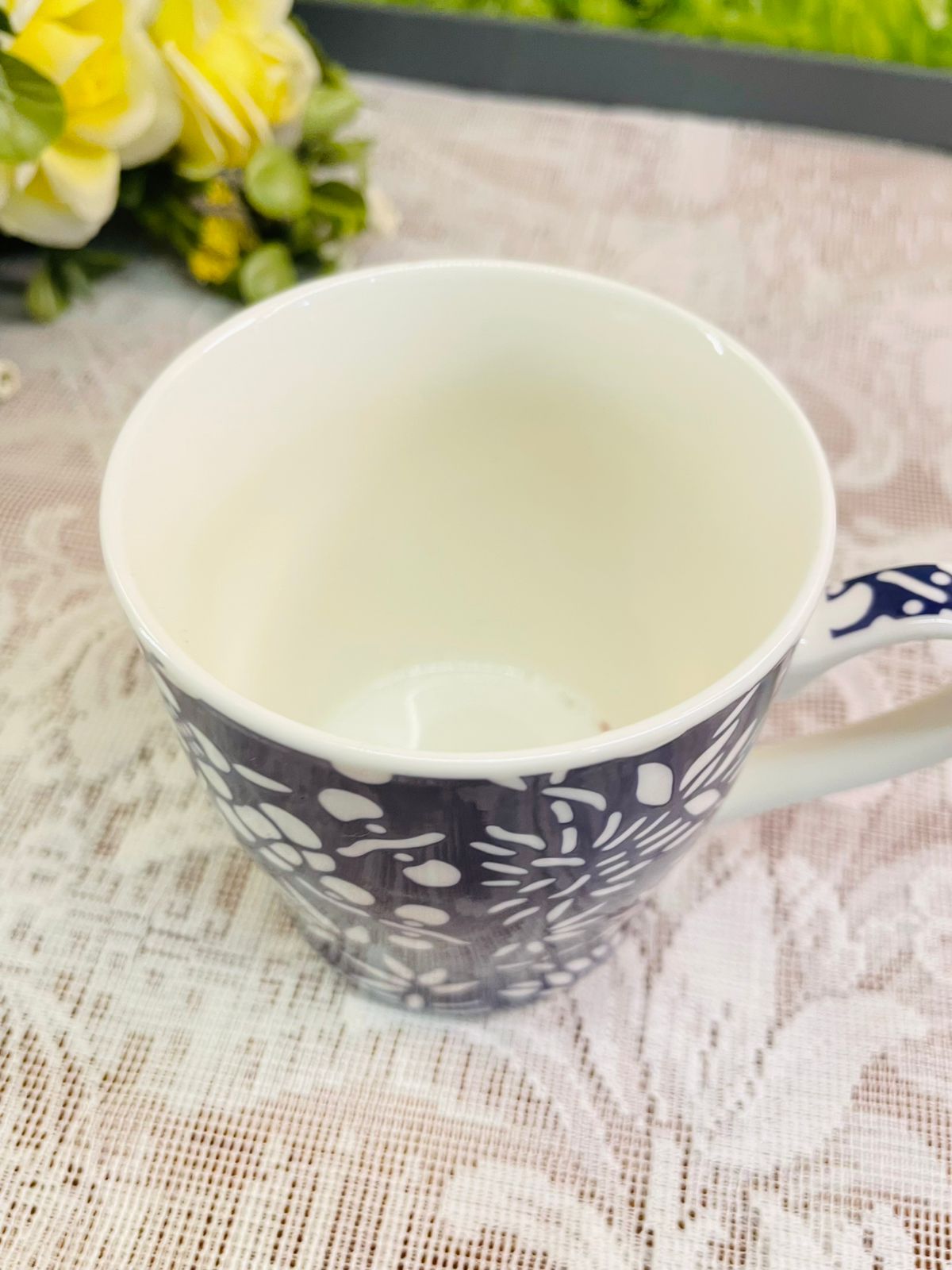 Blue & White Floral Pattern Ceramic Mug – Contemporary Coffee Cup
