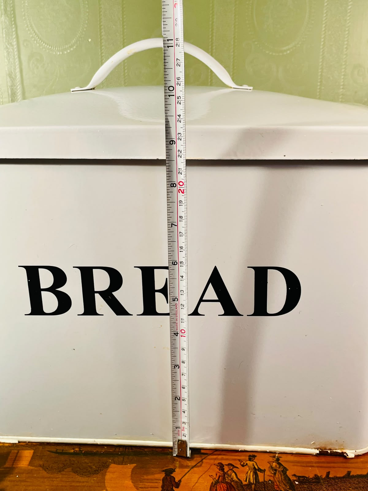 White Metal Bread Box with Lid – 13 Inch