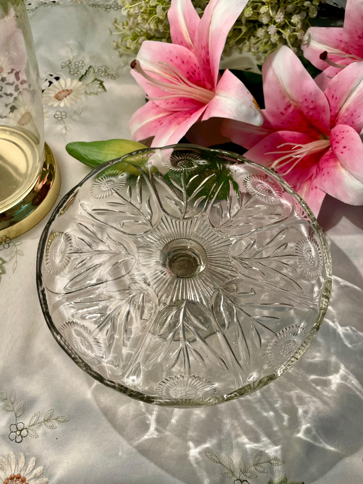 Floral Pressed Crystal 2 pounds cake stand