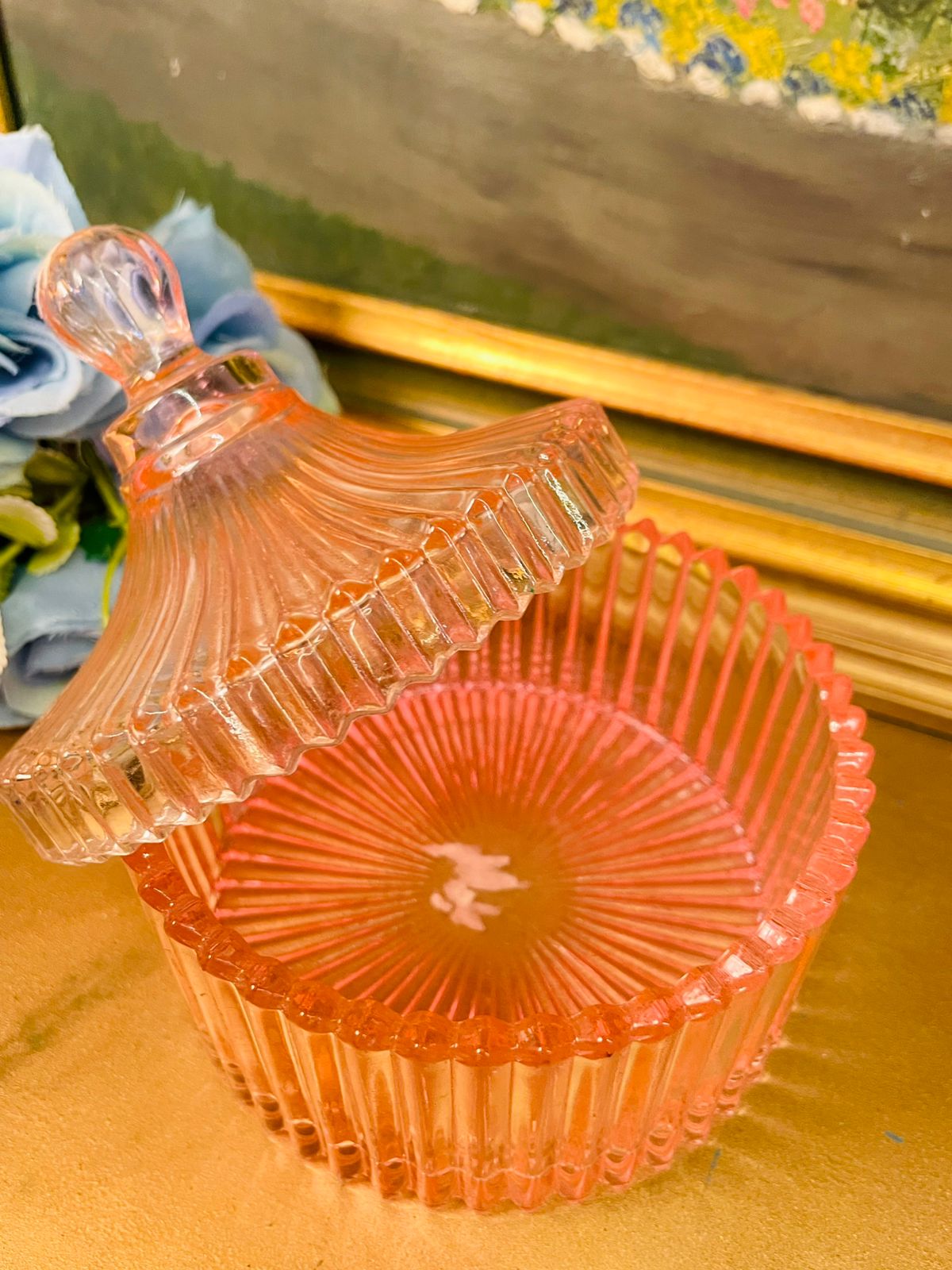 Elegant Pink Ribbed Glass Jar with Lid – Decorative Candy & Sugar Jar