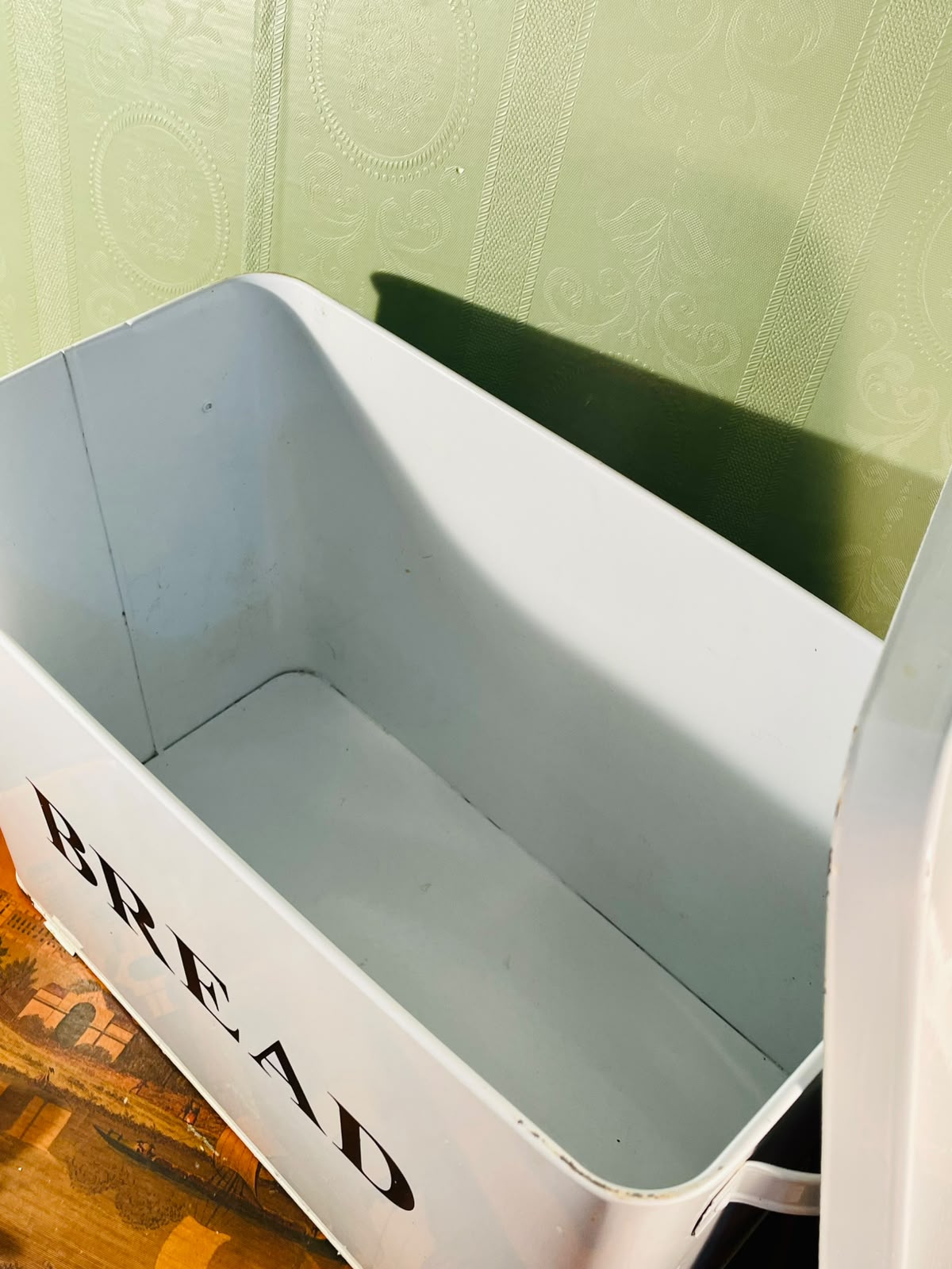 White Metal Bread Box with Lid – 13 Inch