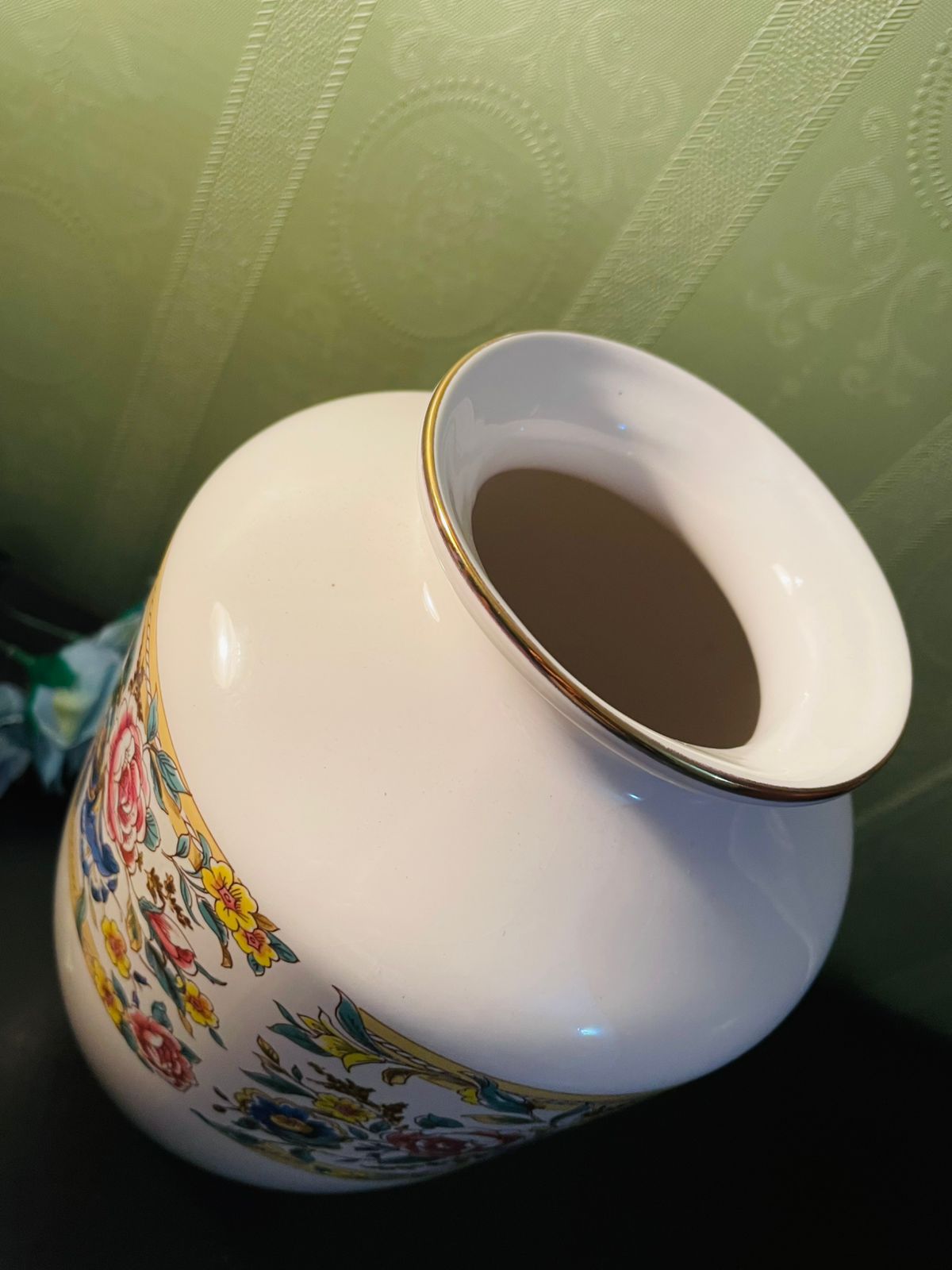 Rare find Hornsea Chelsea Floral Pottery Vase 1991