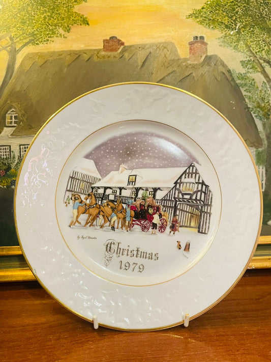 Vintage Royal Worcester Christmas Eve Plate – UK Holiday Collectible