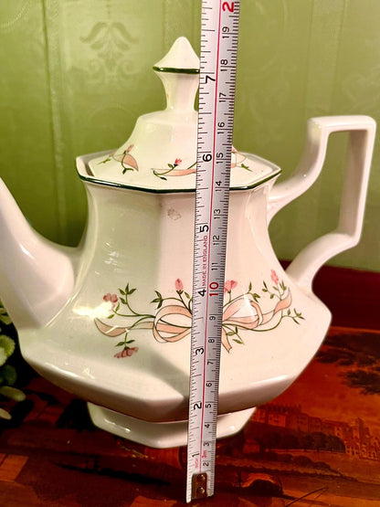 Johnson Bros Eternal Beau Geometric Ceramic Teapot 19 cm