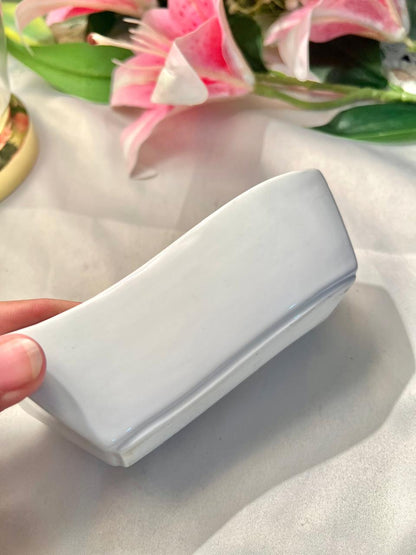 White Curved Porcelain Serving Dish – Modern Wavy Rectangular Bowl