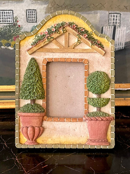 vintage photo frame, cottagecore decor, floral photo frame, garden theme decor, English vintage style, resin photo frame, antique gift idea, shabby chic accessories, home styling Pakistan, sunset kitchen decor