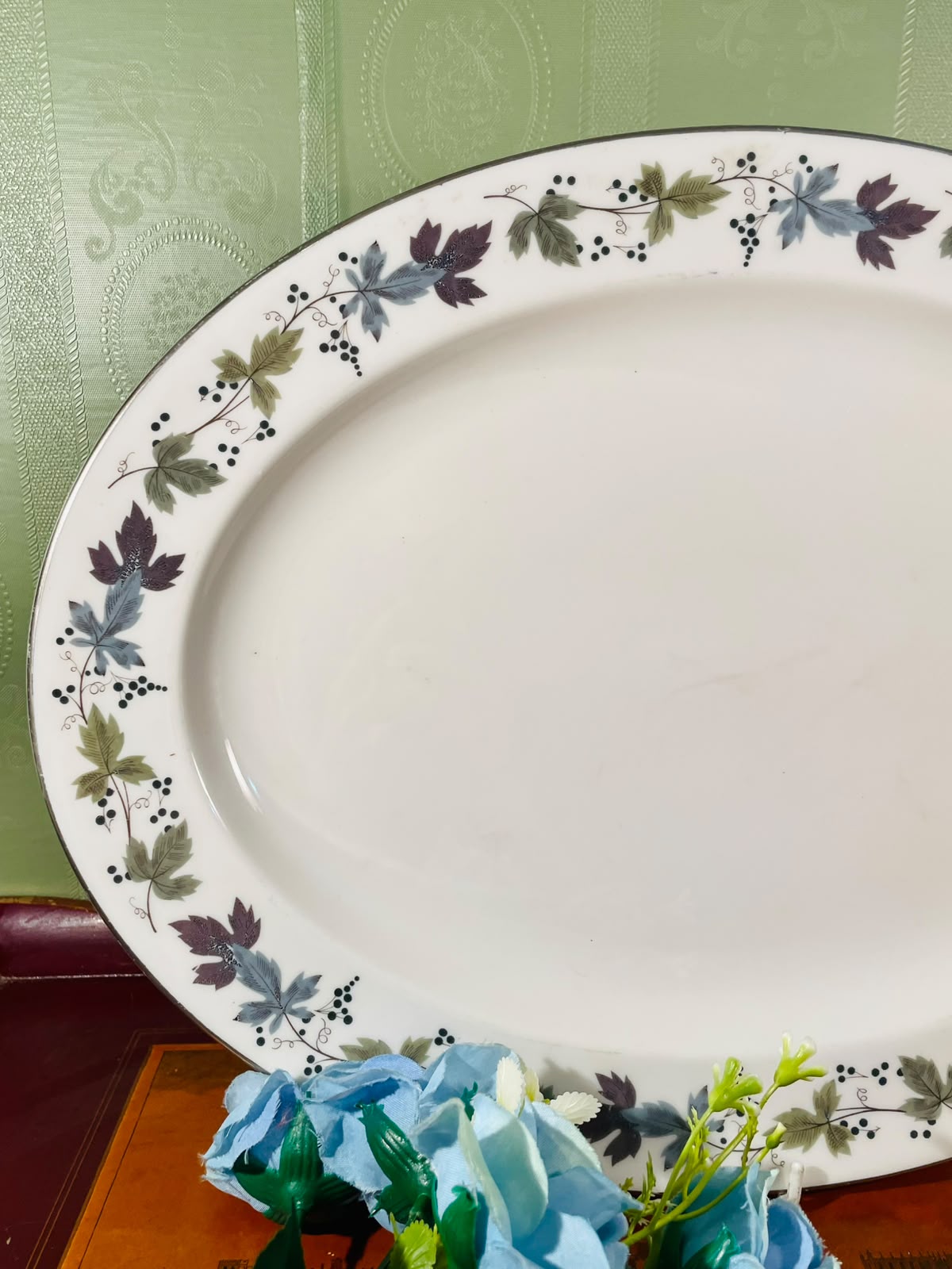 Royal Doultan Leaf Border Ceramic Serving Platter – 16 Inch